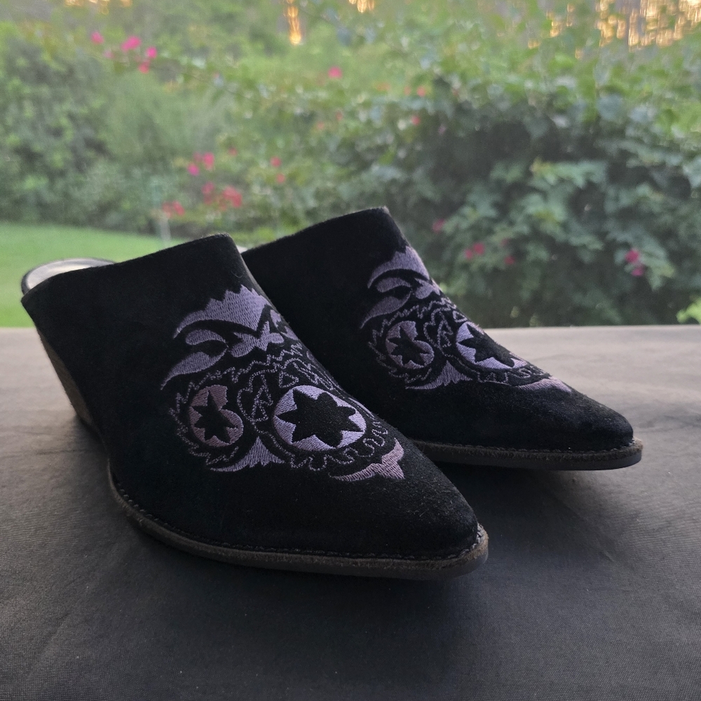 NWOT Western Black Suede Mules Grey Celestial Star Embroidery Pointed Toe 10